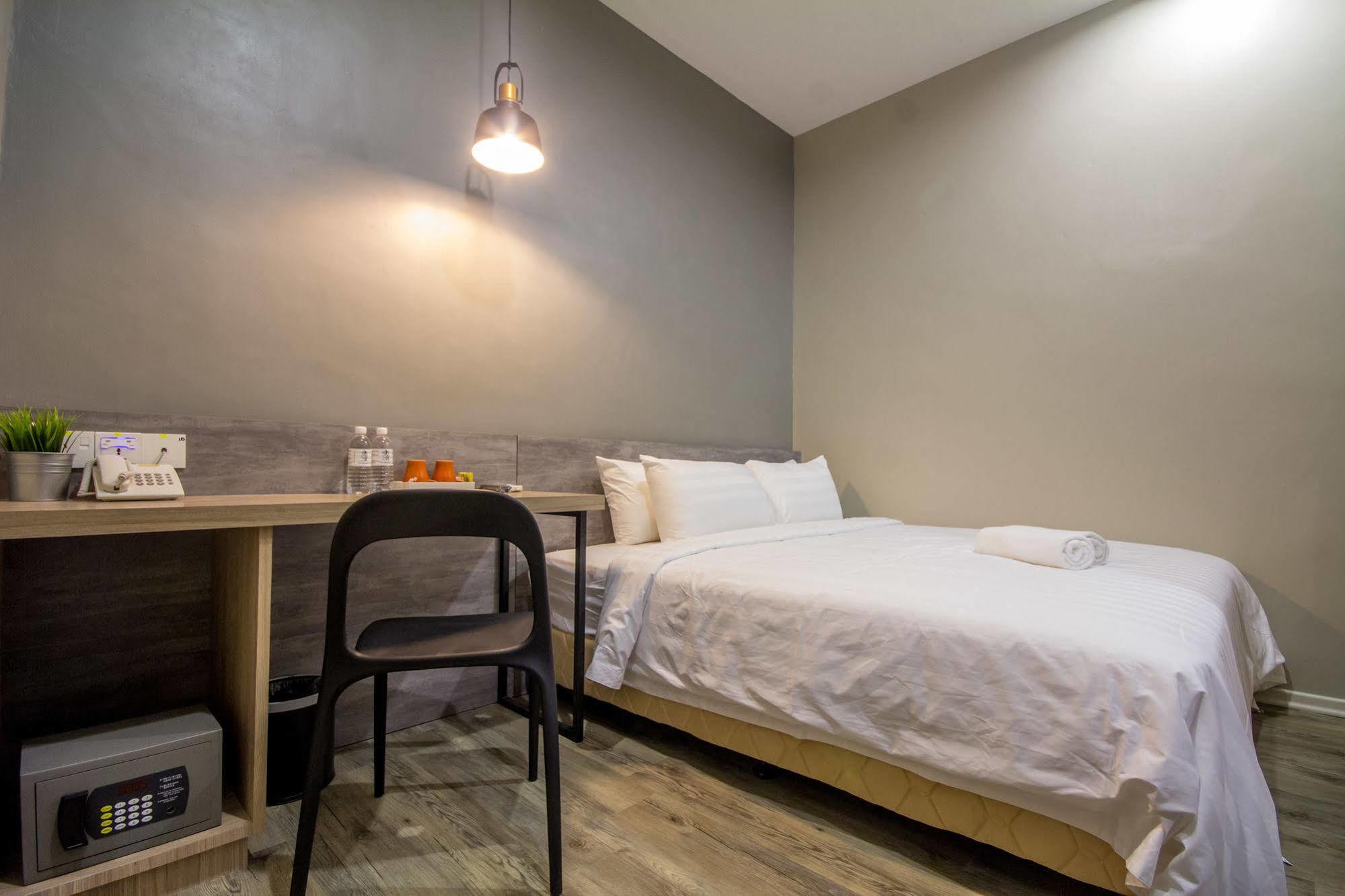 Chariton Hotel Alma Bukit Mertajam Bagian luar foto