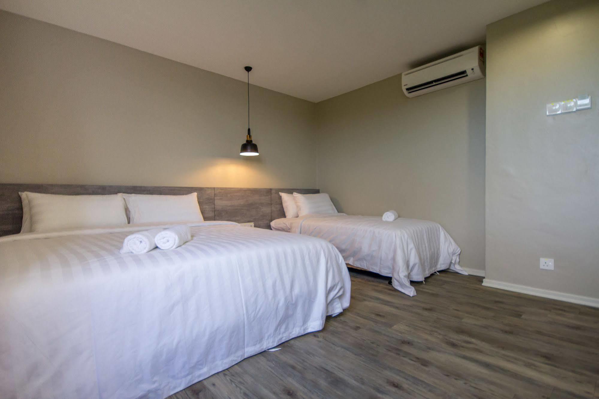 Chariton Hotel Alma Bukit Mertajam Bagian luar foto