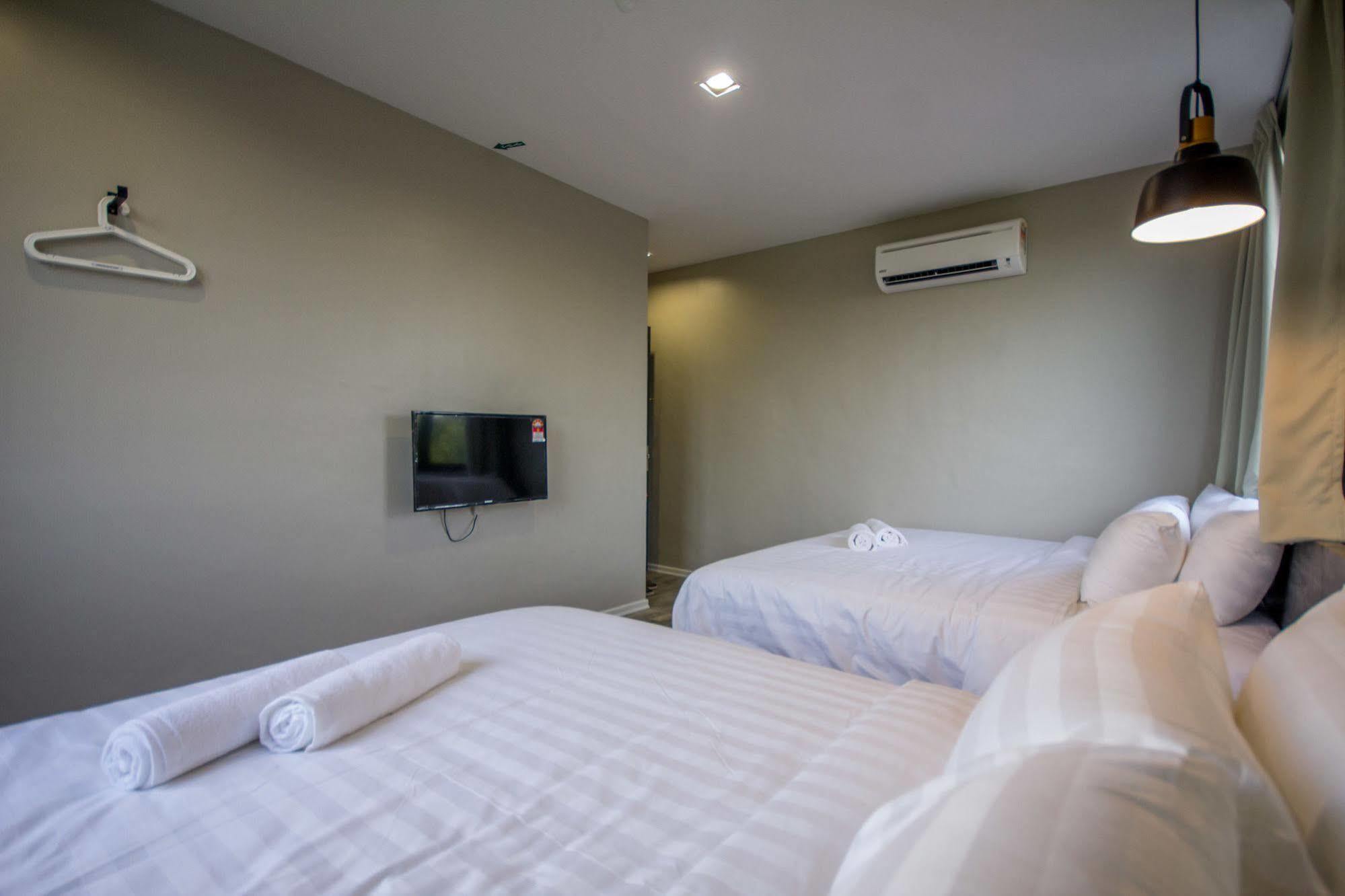 Chariton Hotel Alma Bukit Mertajam Bagian luar foto