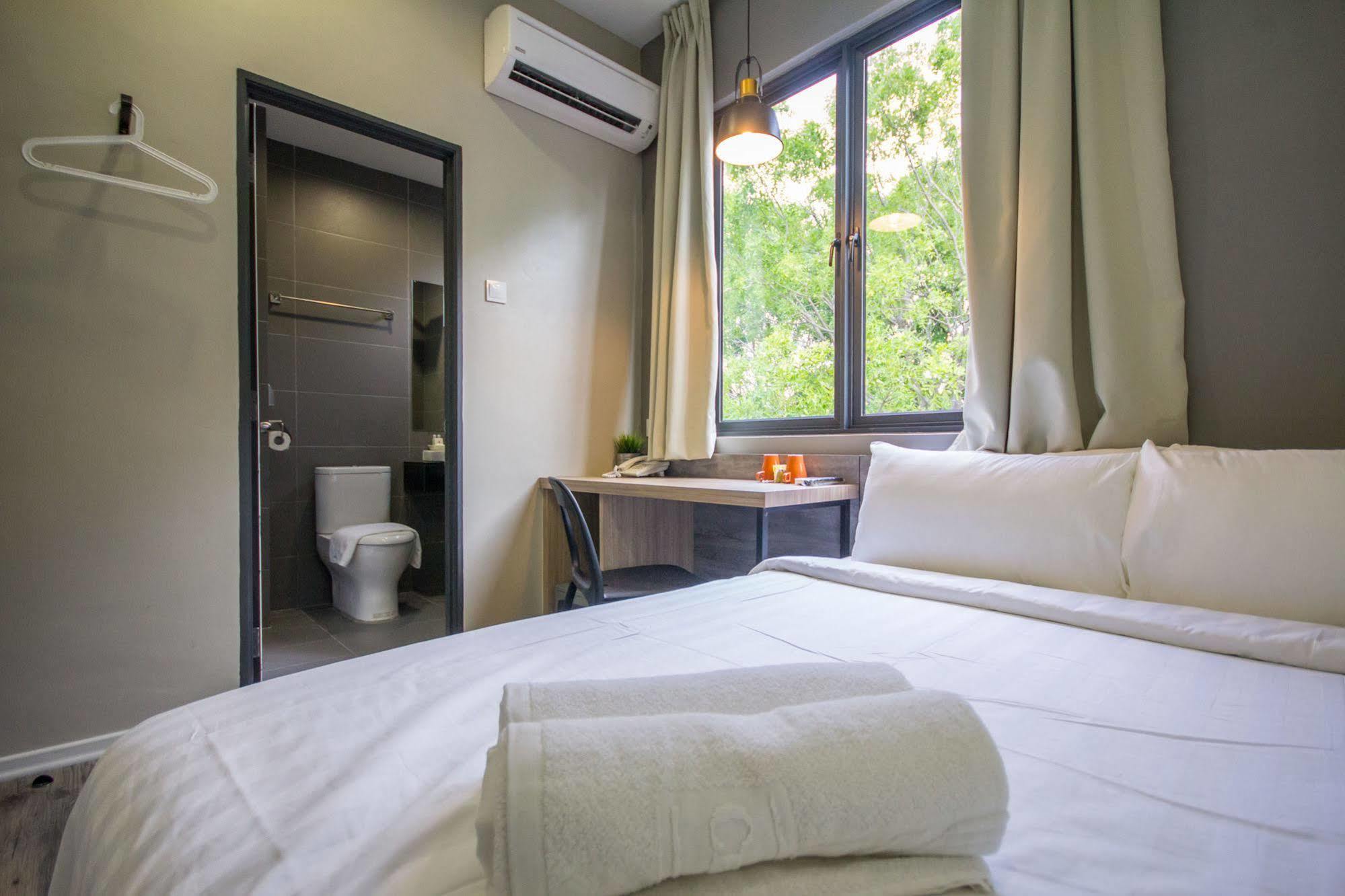 Chariton Hotel Alma Bukit Mertajam Bagian luar foto