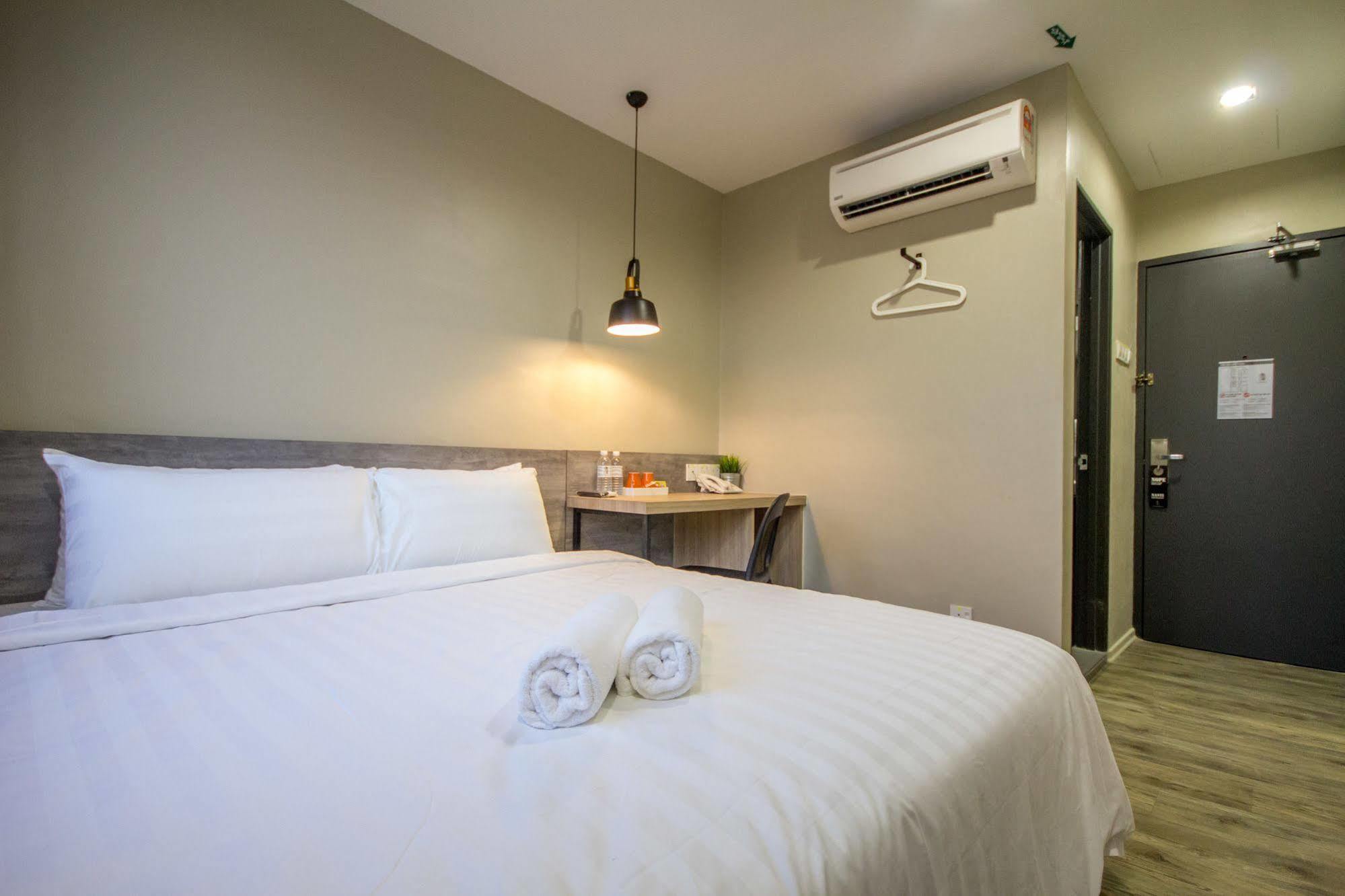 Chariton Hotel Alma Bukit Mertajam Bagian luar foto