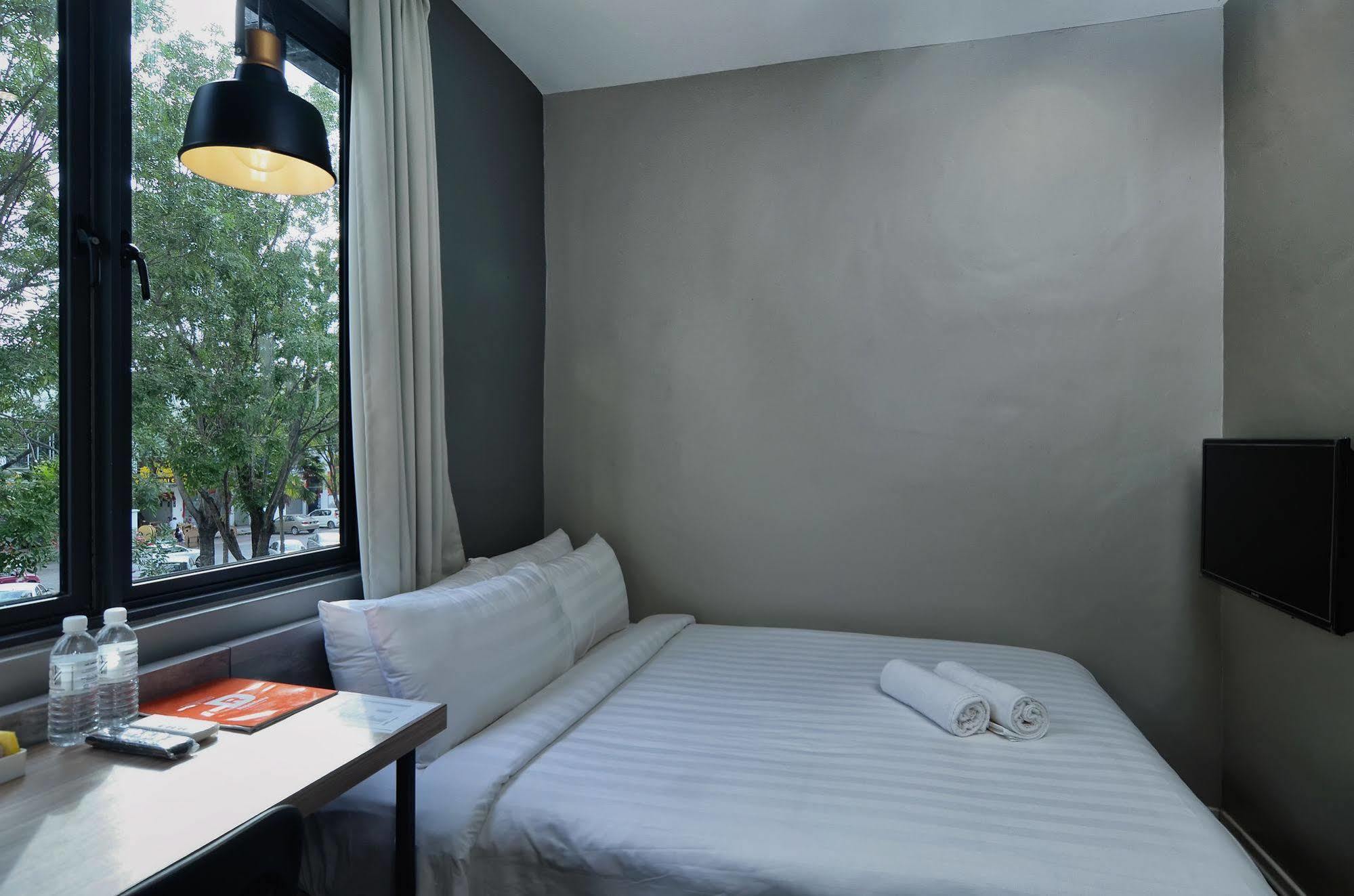 Chariton Hotel Alma Bukit Mertajam Bagian luar foto